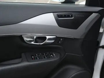 XC90 T8 AWD Inscrip. Expres. PHEV*AHK*PANO*LUFT*