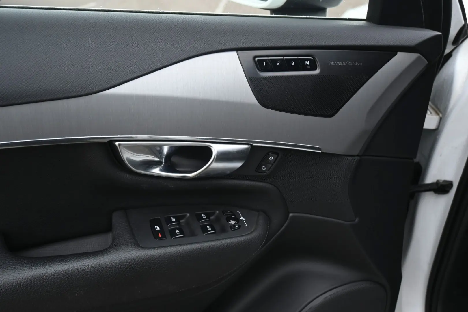 XC90 T8 AWD Inscrip. Expres. PHEV*AHK*PANO*LUFT*