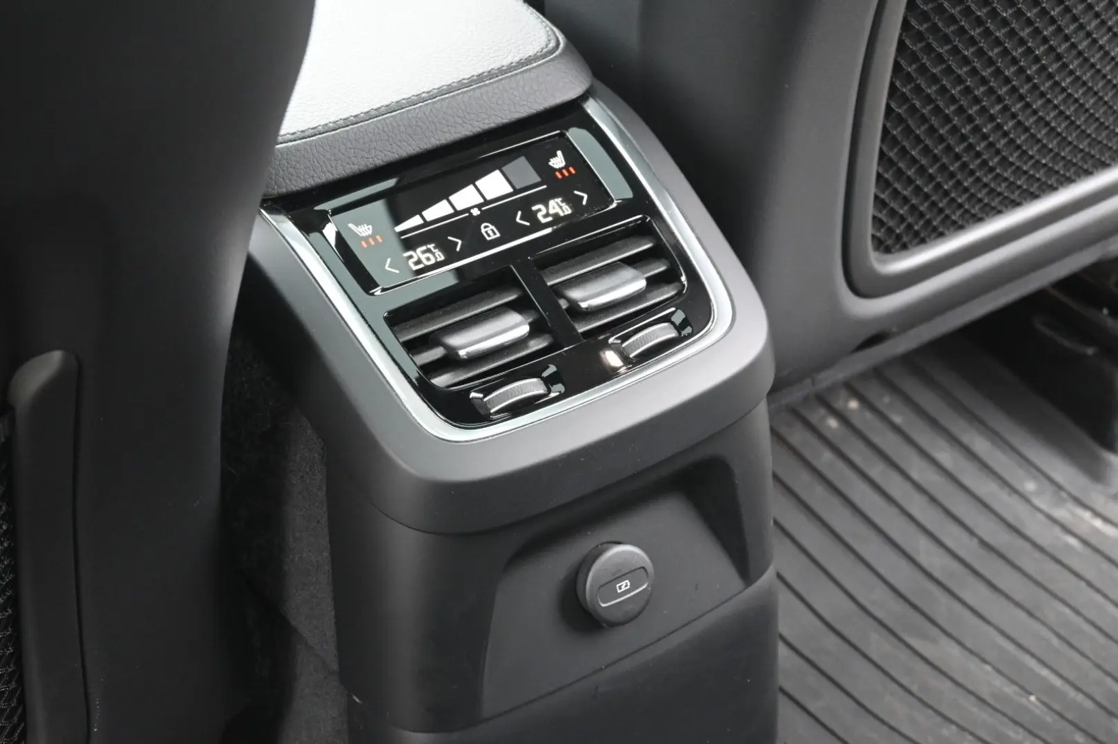 XC90 T8 AWD Inscrip. Expres. PHEV*AHK*PANO*LUFT*