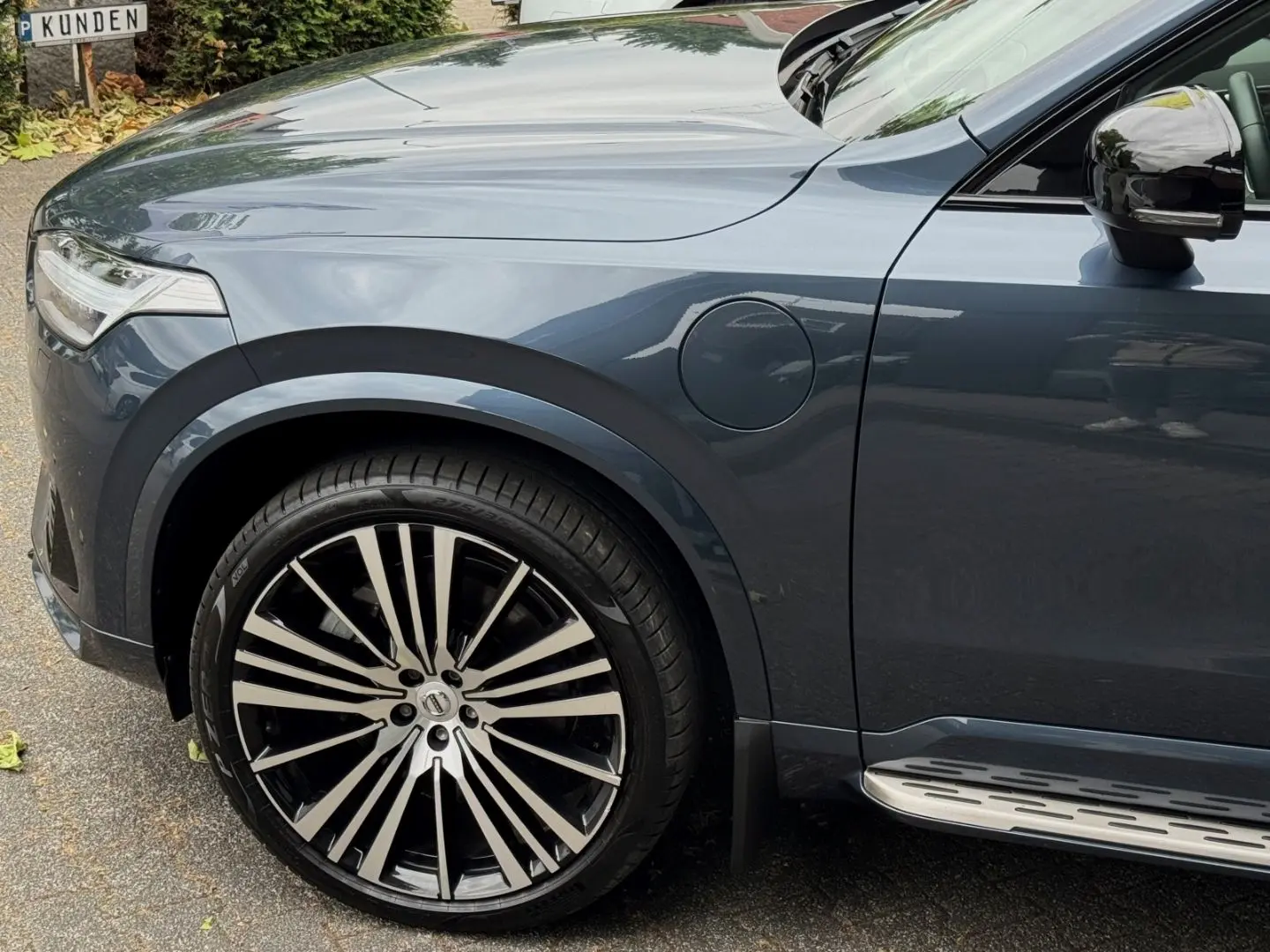 XC90 T8 R Design Recharge HUP PANO H&K 7-Sitzer