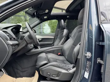 XC90 T8 R Design Recharge HUP PANO H&K 7-Sitzer