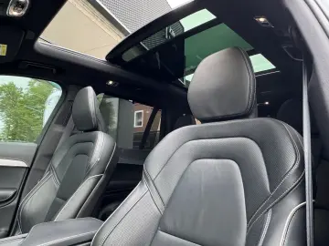 XC90 T8 R Design Recharge HUP PANO H&K 7-Sitzer
