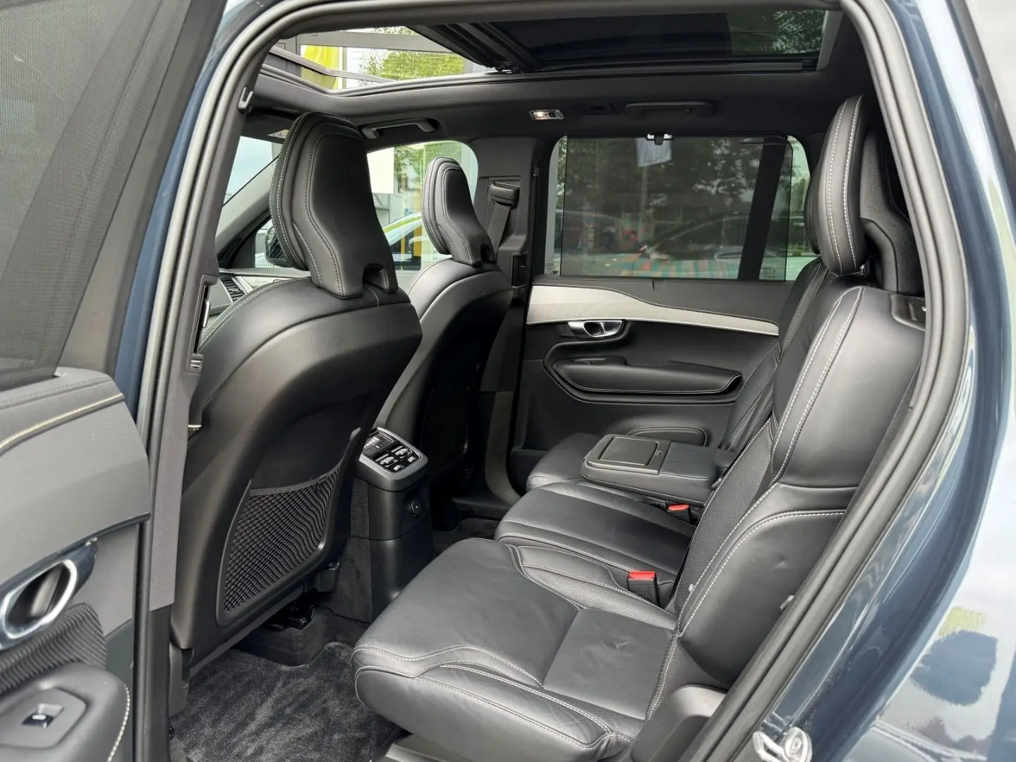 XC90 T8 R Design Recharge HUP PANO H&K 7-Sitzer