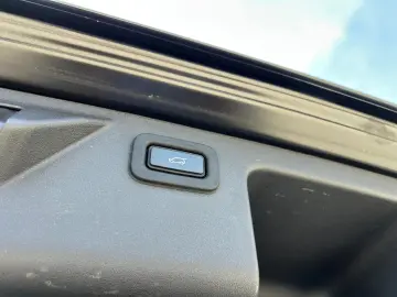 Land Rover Discovery Sport 2021