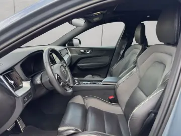 XC60 B4 AWD R-Design Aut Glasd 360° PilotAssist 