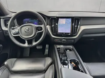 XC60 B4 AWD R-Design Aut Glasd 360° PilotAssist 