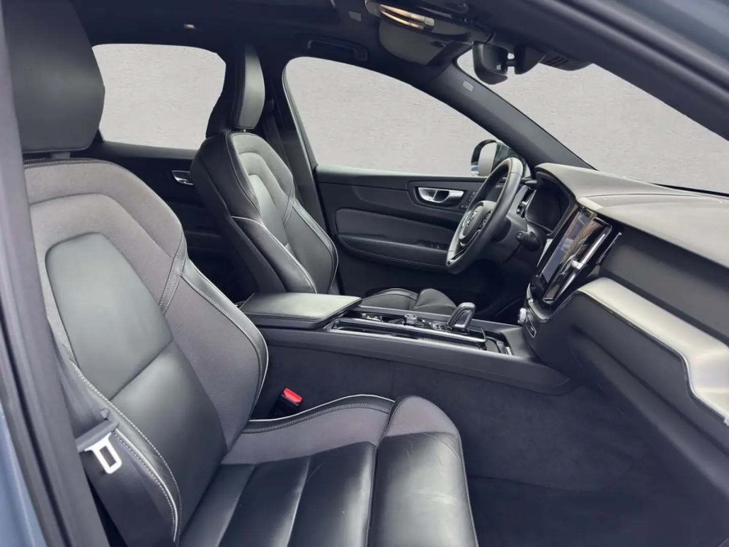 XC60 B4 AWD R-Design Aut Glasd 360° PilotAssist 