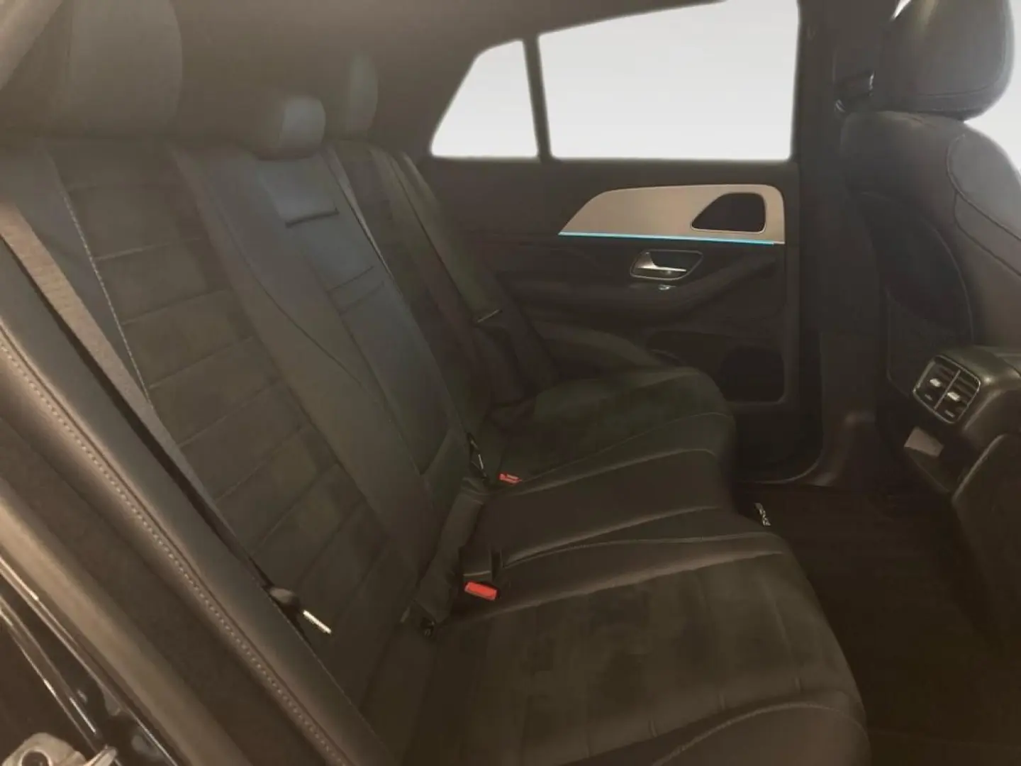 GLE 350 e 4M AMG-Line+Pano+AHK+DISTR+HUP+KEYLESS