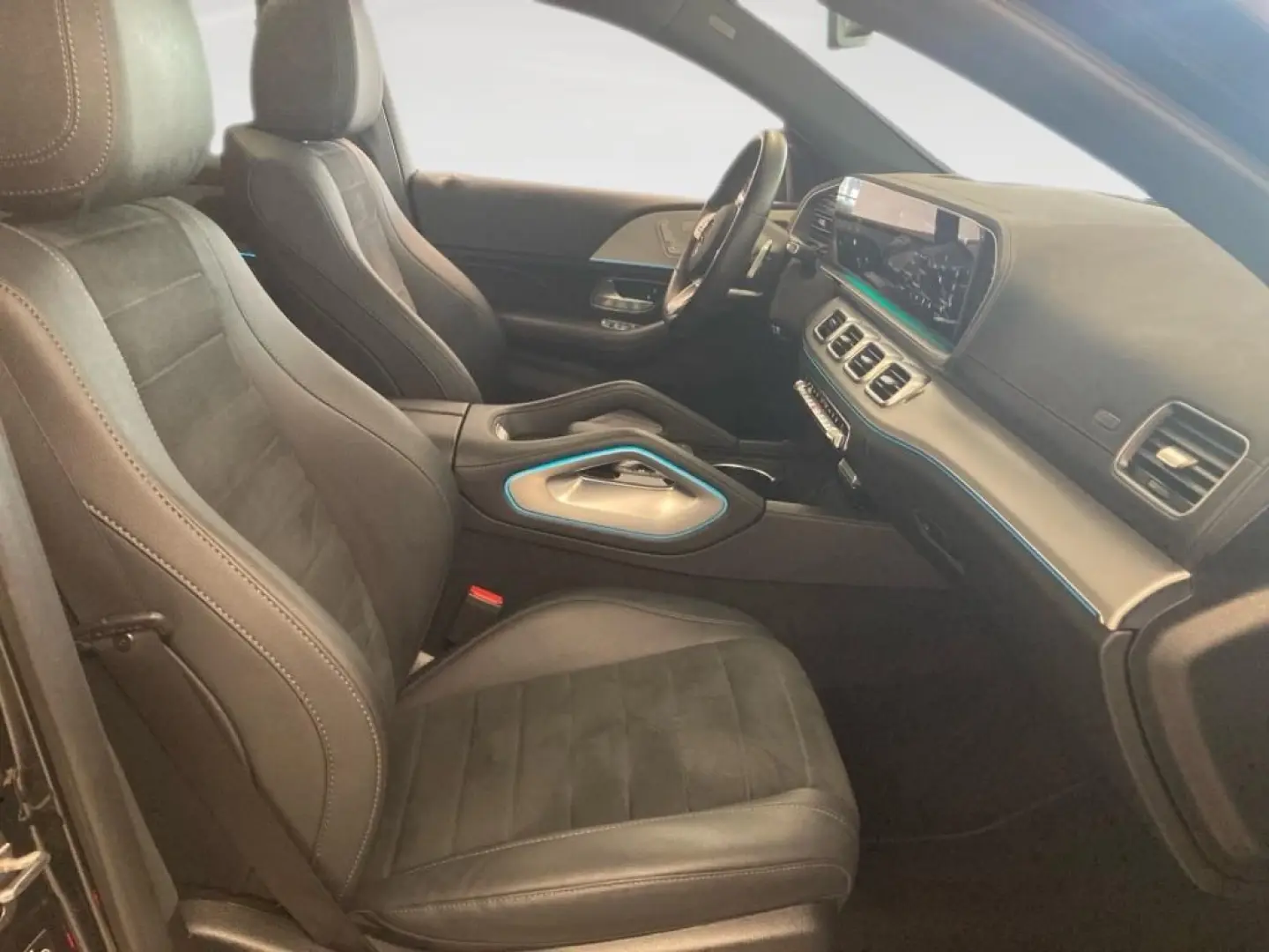 GLE 350 e 4M AMG-Line+Pano+AHK+DISTR+HUP+KEYLESS