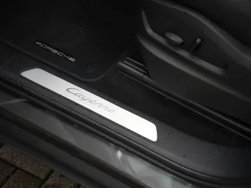 Cayenne Coupé LUFTF.-PANO-STANDHEIZUNG-AHK-21