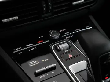 Cayenne Coupé LUFTF.-PANO-STANDHEIZUNG-AHK-21