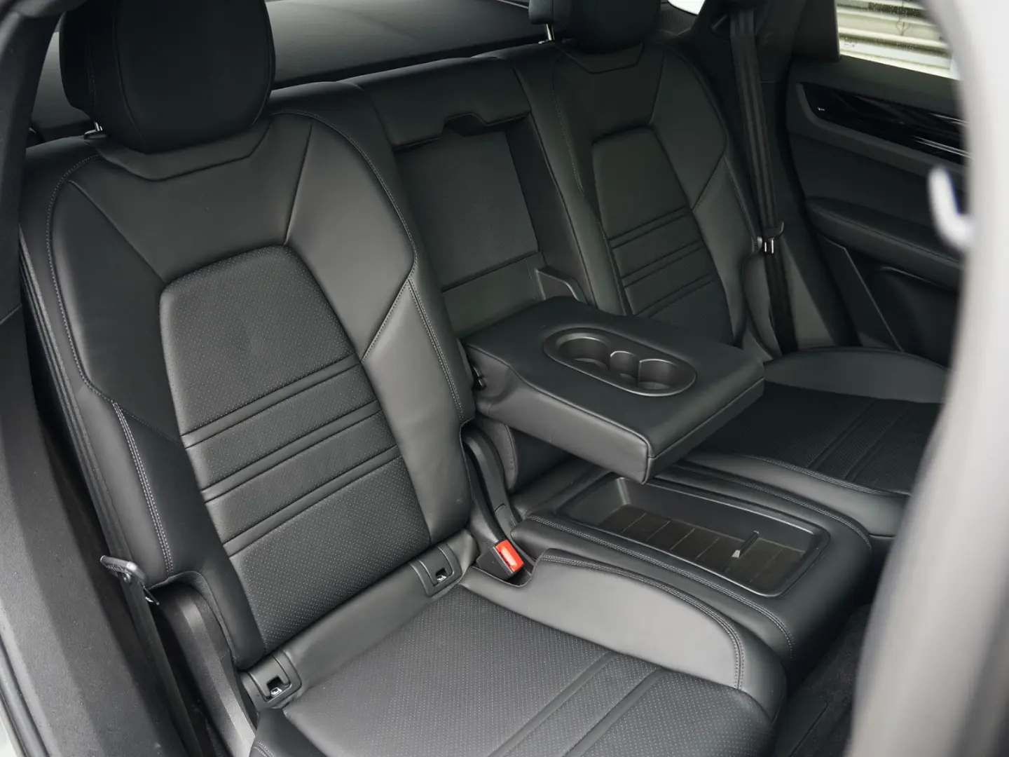 Cayenne Coupé LUFTF.-PANO-STANDHEIZUNG-AHK-21