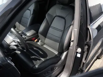 CAYENNE SPORTDESIGN-LUFTF-PANO-BOSE-22CLASSIC