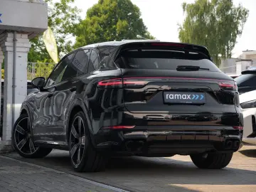 CAYENNE SPORTDESIGN-LUFTF-PANO-BOSE-22CLASSIC