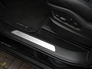 CAYENNE SPORTDESIGN-LUFTF-PANO-BOSE-22CLASSIC