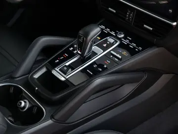 CAYENNE SPORTDESIGN-LUFTF-PANO-BOSE-22CLASSIC