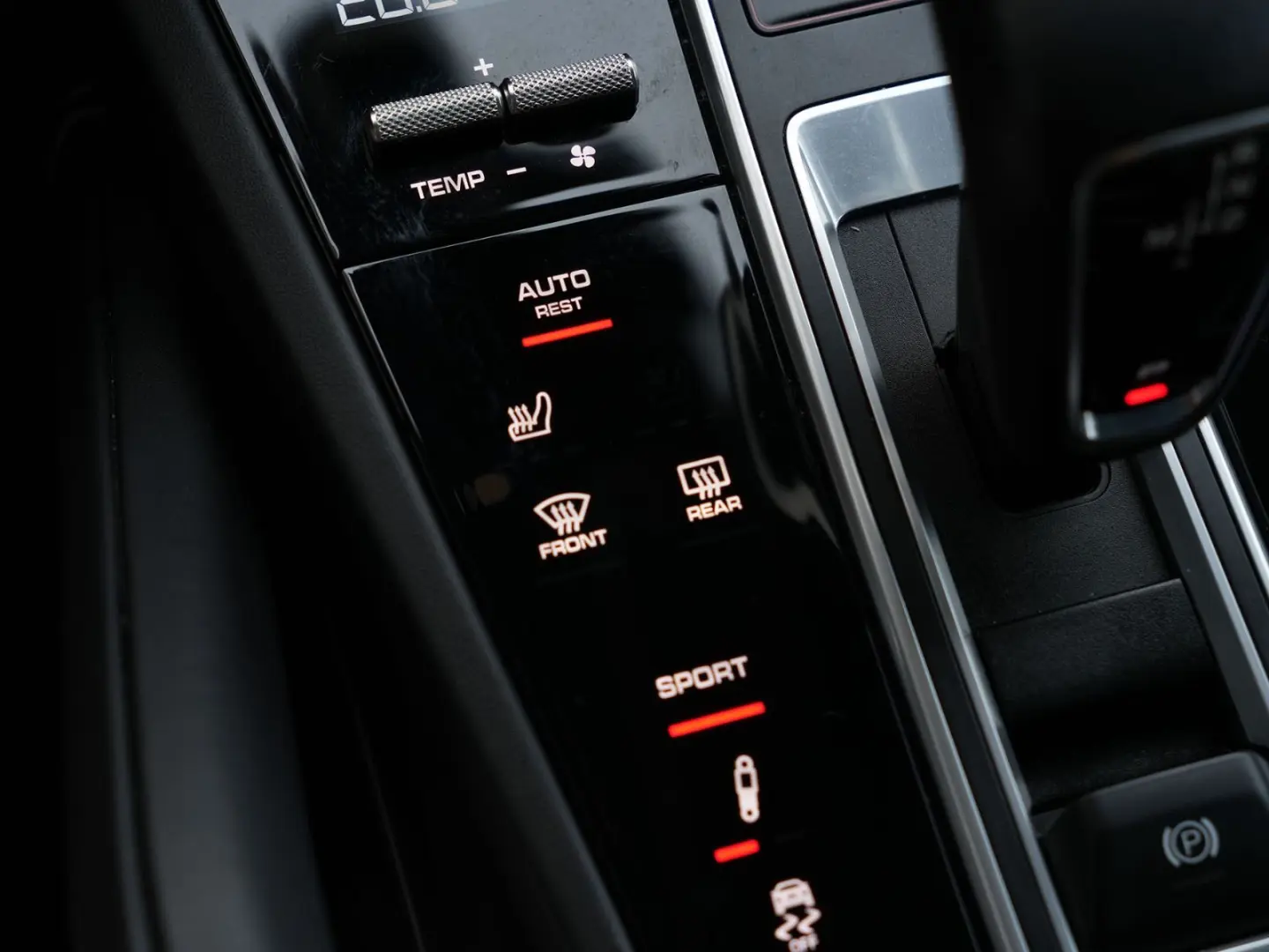 CAYENNE SPORTDESIGN-LUFTF-PANO-BOSE-22CLASSIC