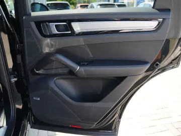CAYENNE SPORTDESIGN-LUFTF-PANO-BOSE-22CLASSIC