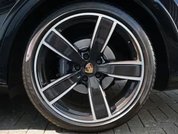 CAYENNE SPORTDESIGN-LUFTF-PANO-BOSE-22CLASSIC
