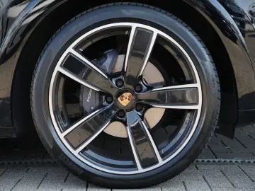 CAYENNE SPORTDESIGN-LUFTF-PANO-BOSE-22CLASSIC