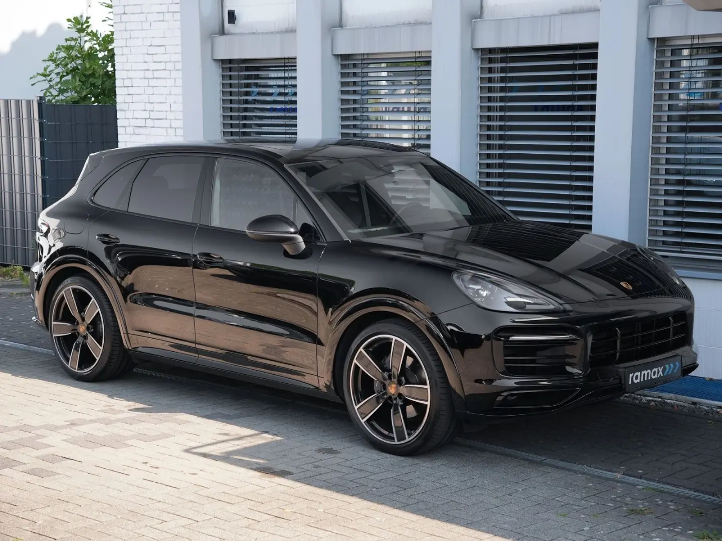 CAYENNE SPORTDESIGN-LUFTF-PANO-BOSE-22CLASSIC