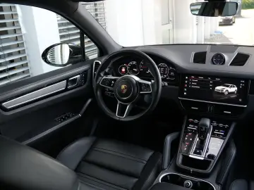 CAYENNE SPORTDESIGN-LUFTF-PANO-BOSE-22CLASSIC