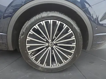 Touareg Elegance 3.0 eHybrid, MATRIX/PANO/360°KA