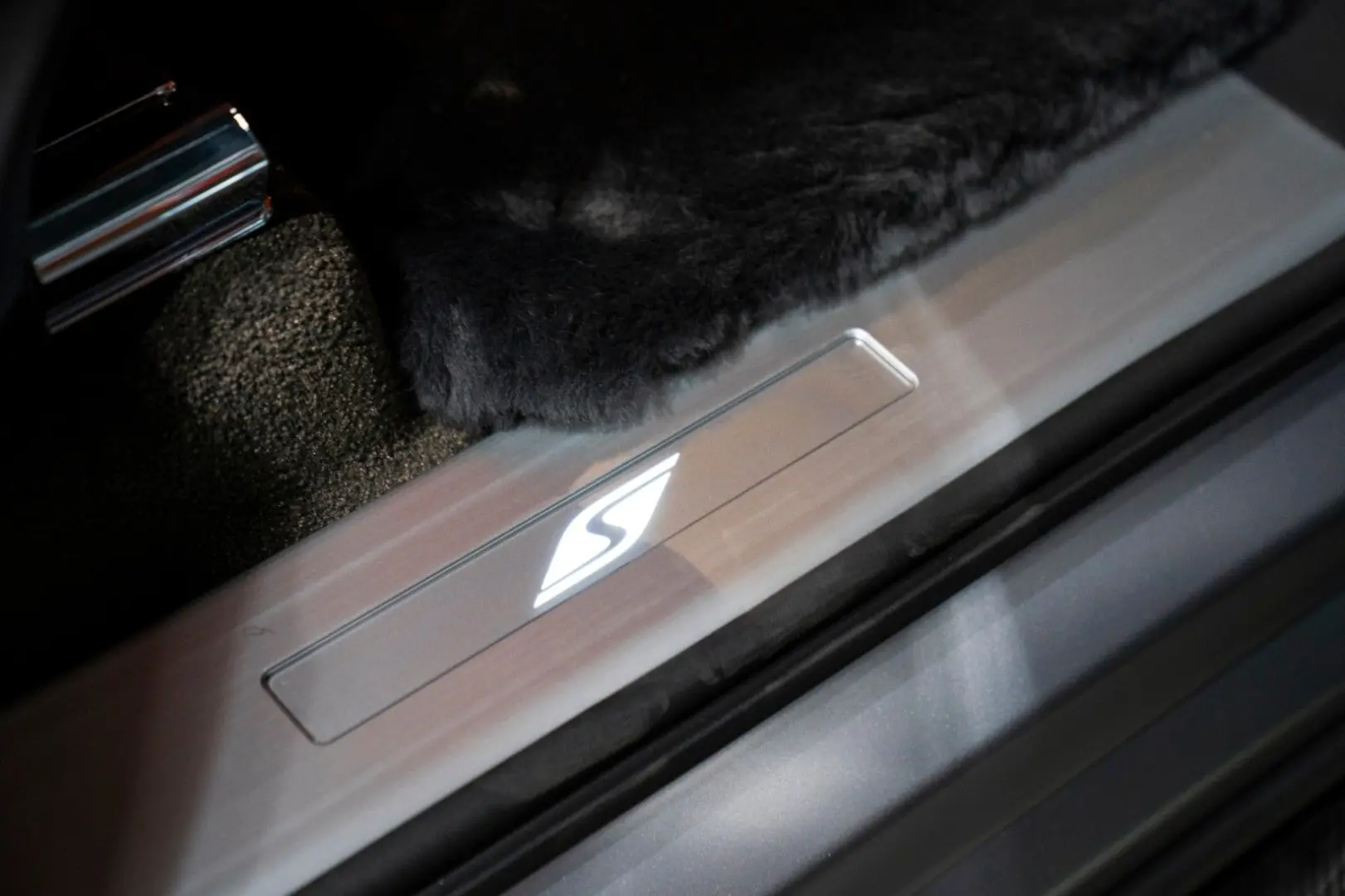 BENTAYGA S | MULLINER DUO-TONE | NAIM-SOUND