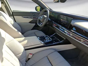 740d xDrive Navi Leder Tempom.aktiv Panoramadach