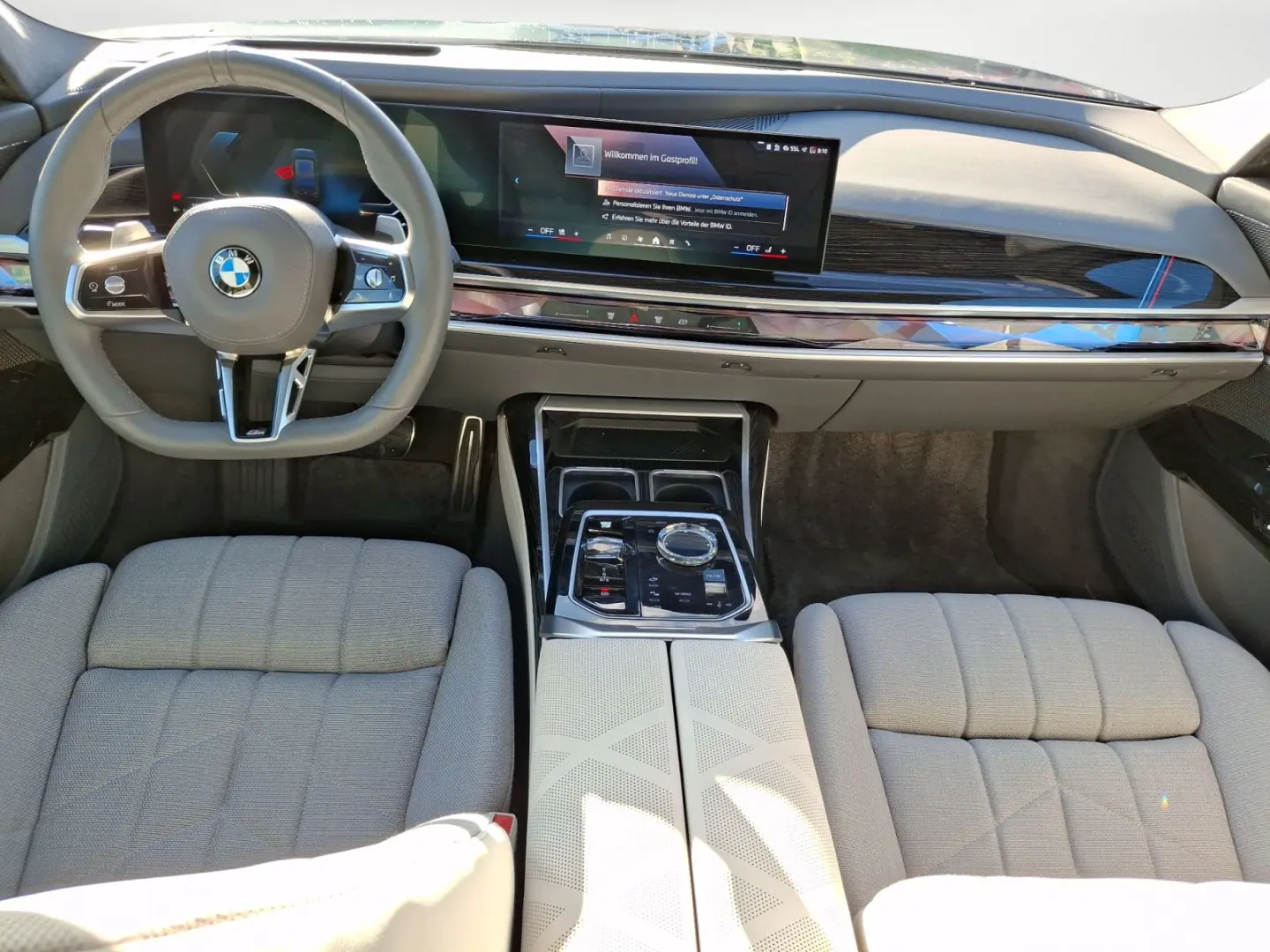 740d xDrive Navi Leder Tempom.aktiv Panoramadach