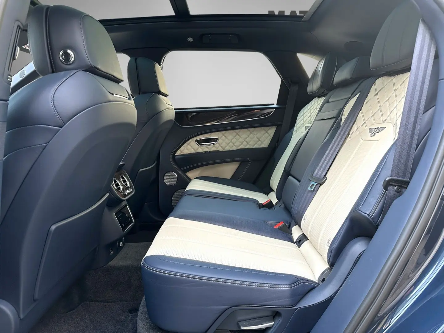 Bentayga V8 First Edition 1.Hand BentleyGarantie