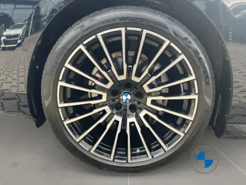 740d xDrive M Sport 21