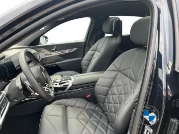 740d xDrive M Sport 21