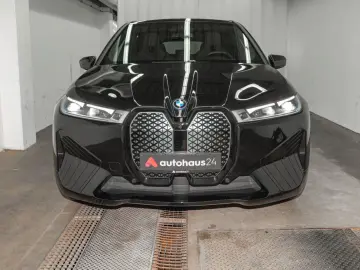 iX xDrive50 Laser|Pano|AHK|360°|B&W