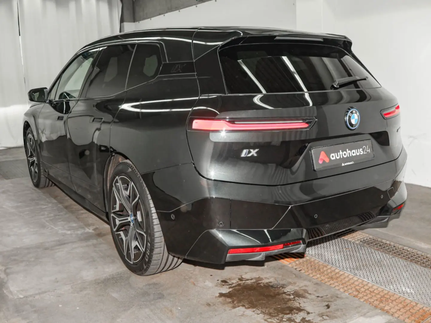 iX xDrive50 Laser|Pano|AHK|360°|B&W