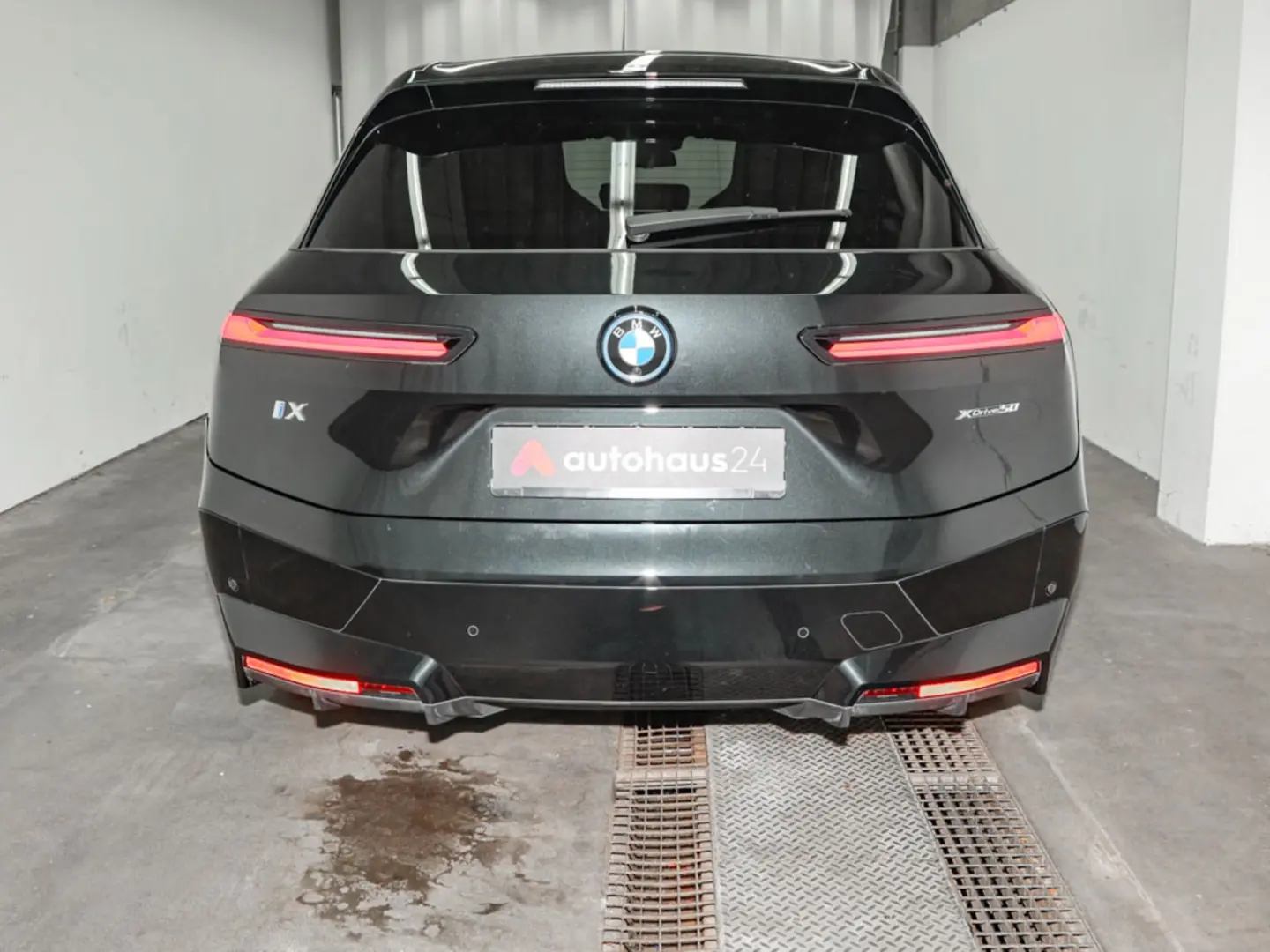 iX xDrive50 Laser|Pano|AHK|360°|B&W
