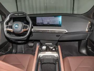 iX xDrive50 Laser|Pano|AHK|360°|B&W