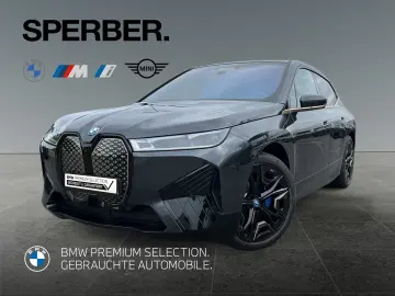 iX xDrive50 22 Zoll Sportpaket AHK Soft Close Ma