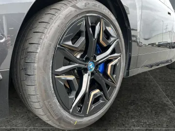 iX xDrive50 22 Zoll*Sportpaket*AHK*Soft Close*Ma