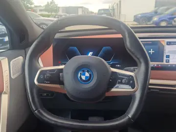 BMW iX xDrive50 Head-Up Soft-Close PANO LED RFK AHK