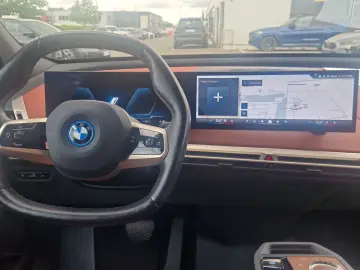 BMW iX xDrive50 Head-Up Soft-Close PANO LED RFK AHK