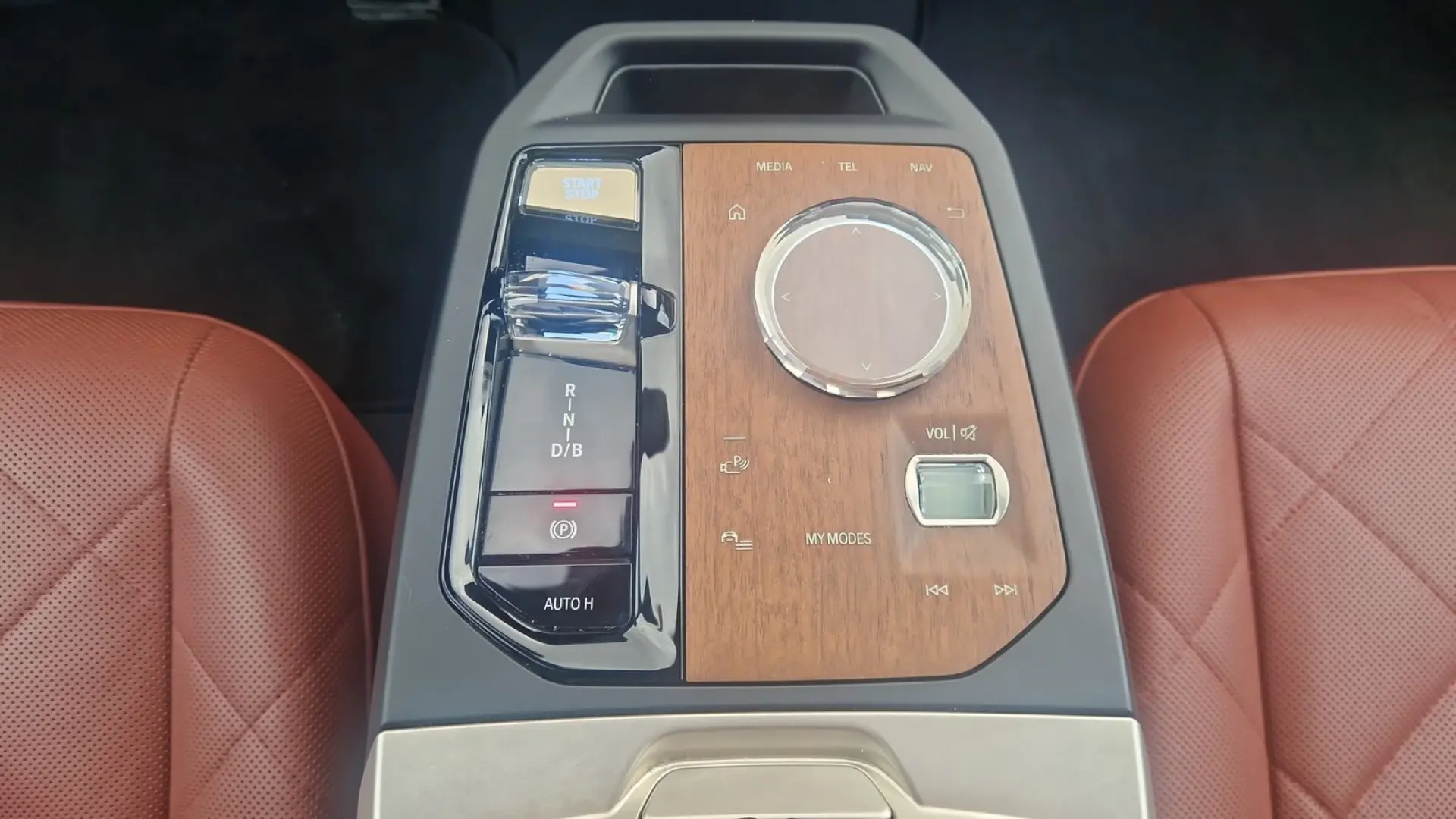 BMW iX xDrive50 Head-Up Soft-Close PANO LED RFK AHK