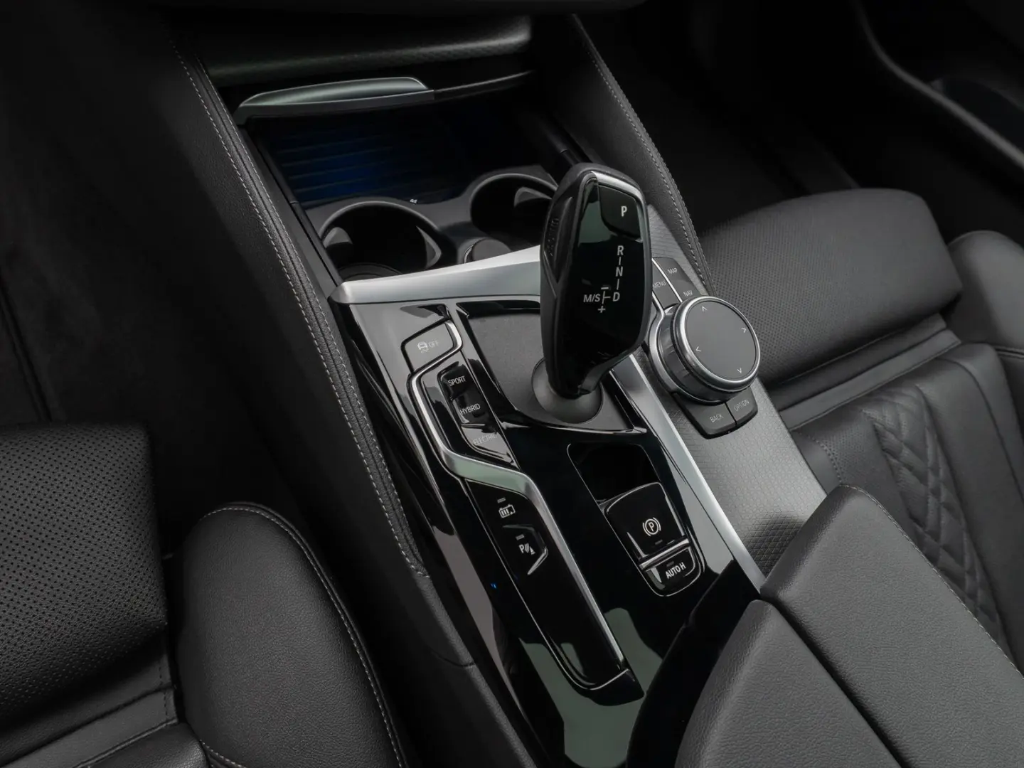 530e M Sport Panorama Kamera DAB HiFi Alarm LED