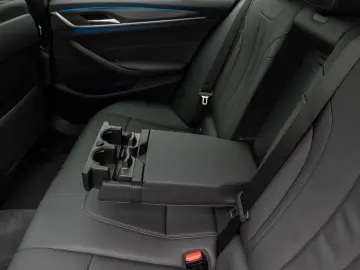 530e M Sport Panorama Kamera DAB HiFi Alarm LED
