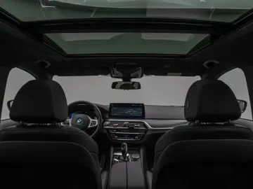 530e M Sport Panorama Kamera DAB HiFi Alarm LED