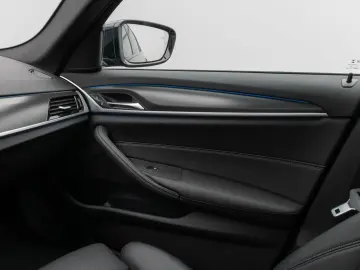 530e M Sport Panorama Kamera DAB HiFi Alarm LED
