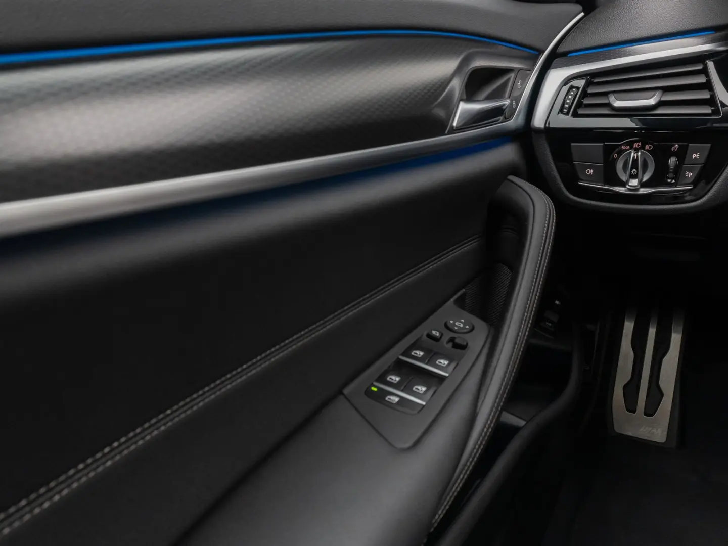 530e M Sport Panorama Kamera DAB HiFi Alarm LED