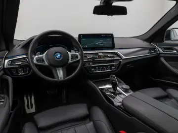530e M Sport Panorama Kamera DAB HiFi Alarm LED