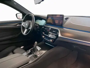 530e Touring M Sportpaket Head-Up HiFi DAB WLAN