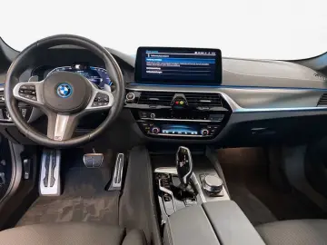530e Touring M Sportpaket Head-Up HiFi DAB WLAN
